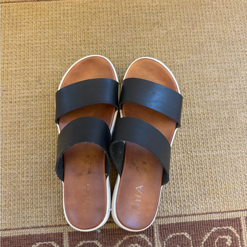 MIA platform sandals. Woman’s size 7.5.